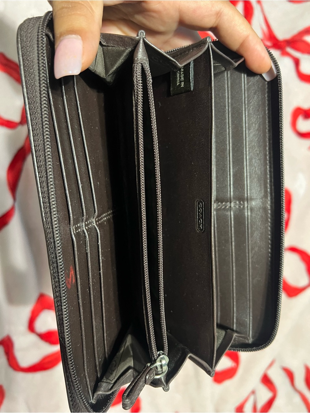 Coach Signature Wallet - Picture 4 of 4